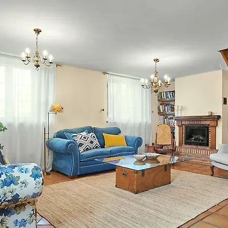 Casa Encanto Entre Jardines Y Luz Natural