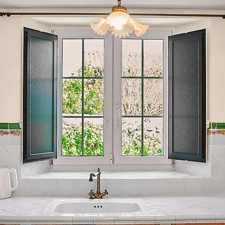 Сasa de vacaciones Casa Encanto Entre Jardines Y Luz Natural