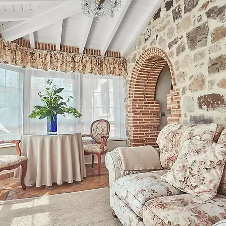 Casa Encanto Entre Jardines Y Luz Natural