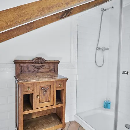 Casa Encanto Entre Jardines Y Luz Natural